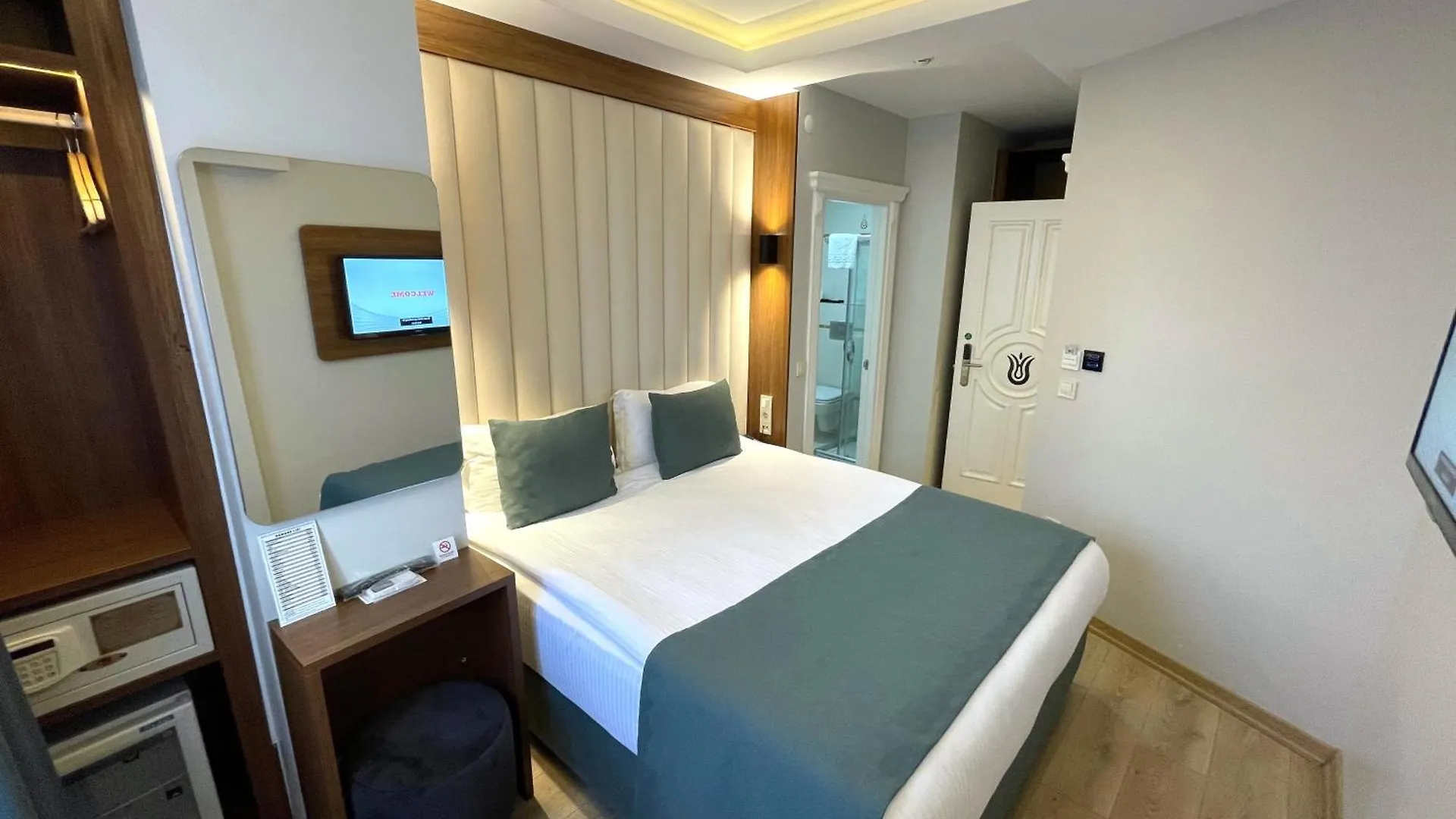 Hotel Black Tulip Istanboel 4*,